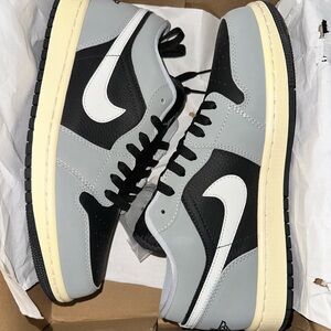 Air Jordan retro 1 Low Gray and Black Sneakers with White Accents
